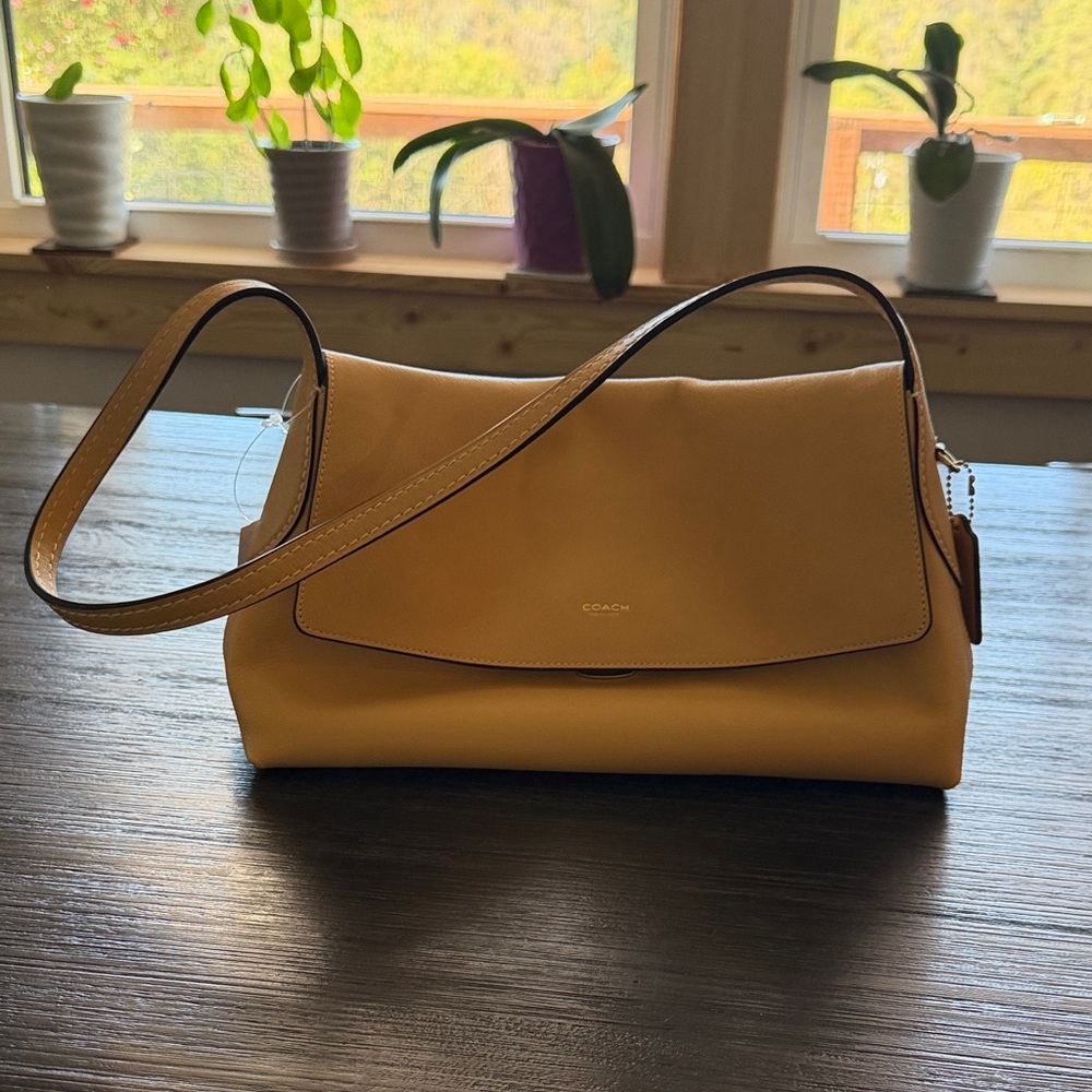 Coach Chelsea 30 in Vanilla